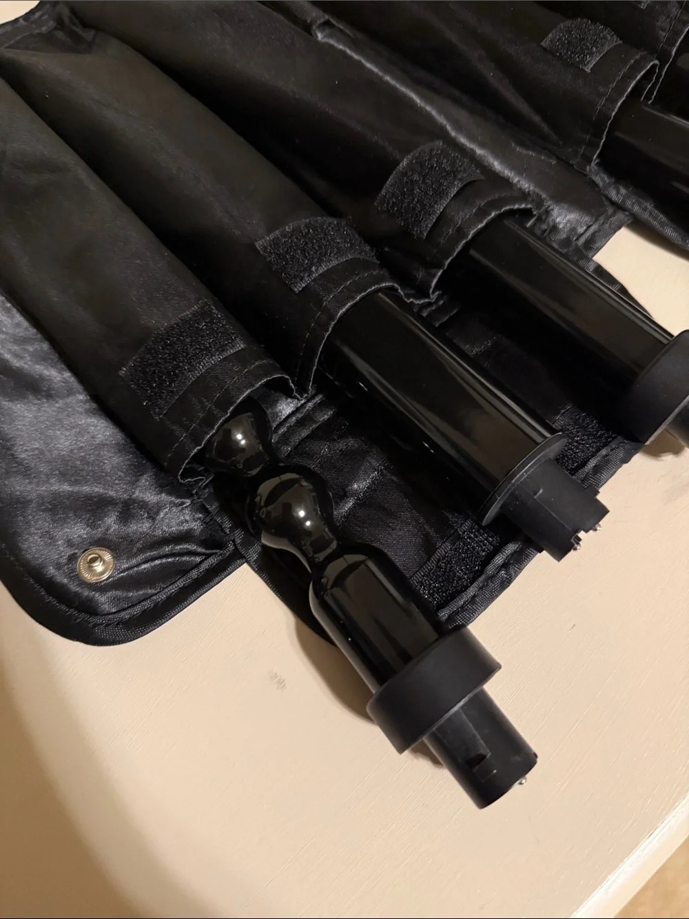 NuMe Black Travel Pouch 5-1 curling wonds